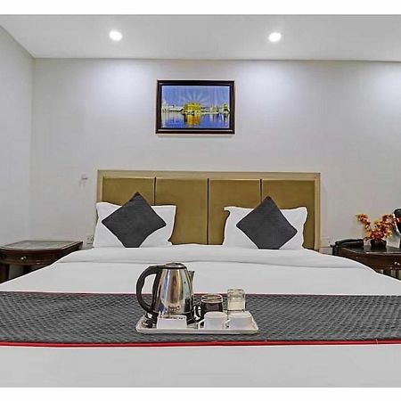 Super Hotel O Mahal Nowe Delhi Zewnętrze zdjęcie