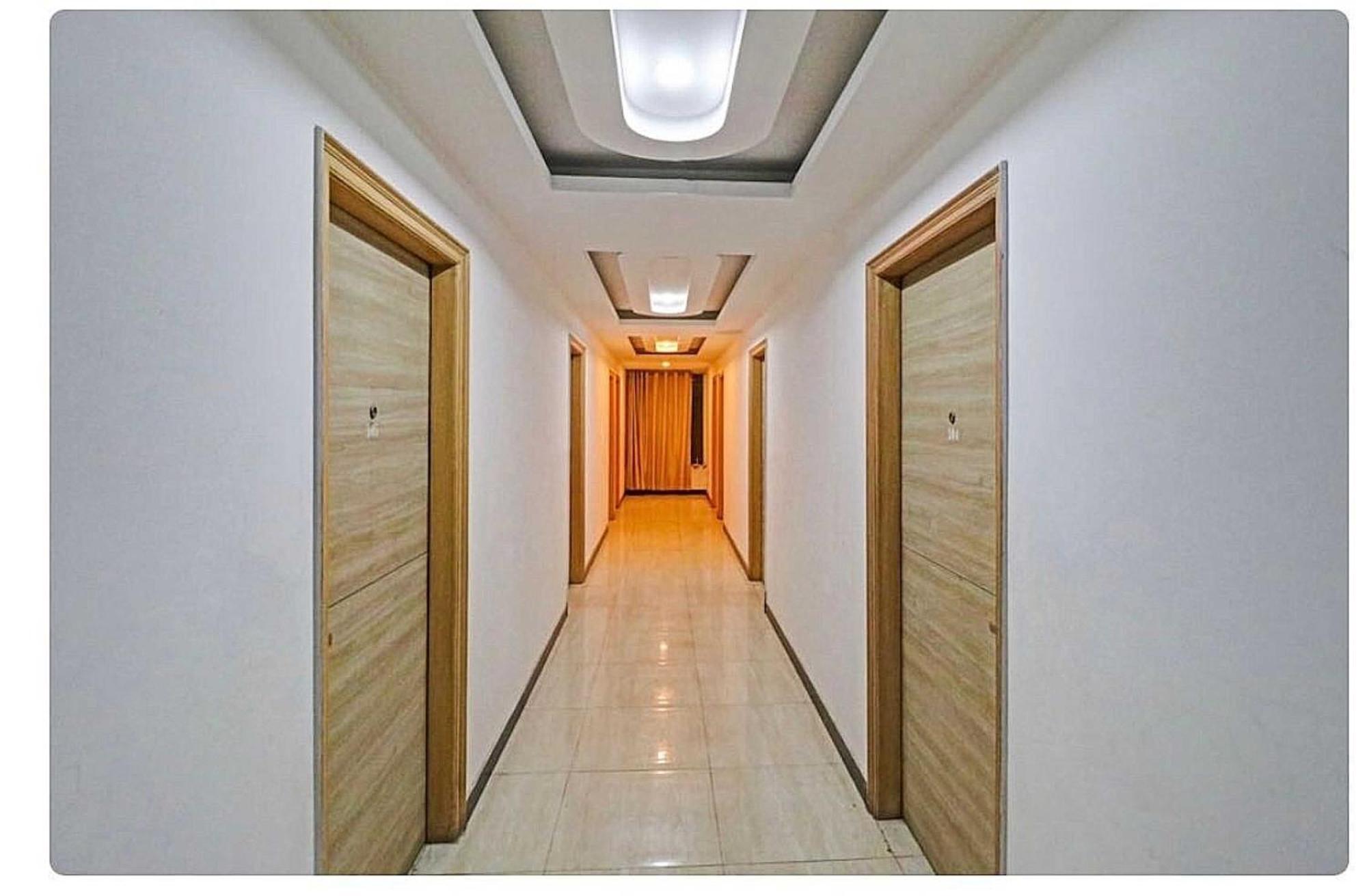 Super Hotel O Mahal Nowe Delhi Zewnętrze zdjęcie