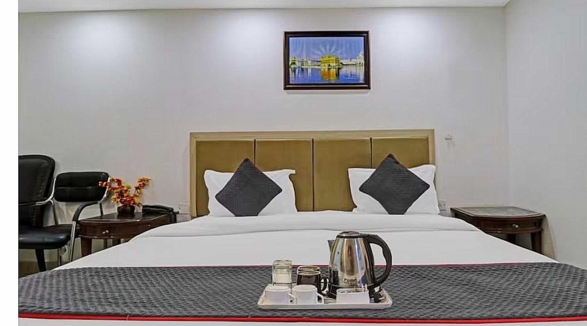 Super Hotel O Mahal Nowe Delhi Zewnętrze zdjęcie