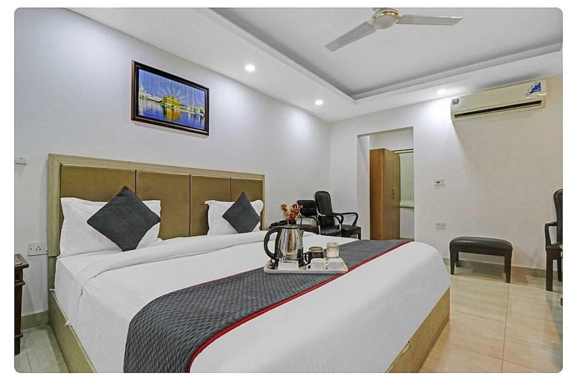 Super Hotel O Mahal Nowe Delhi Zewnętrze zdjęcie