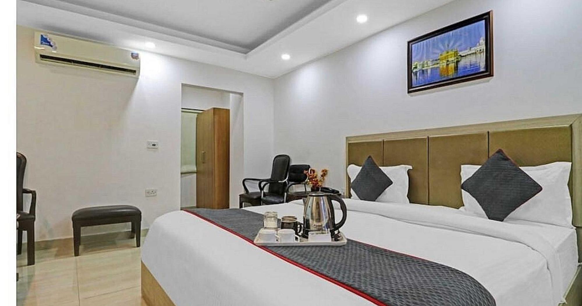 Super Hotel O Mahal Nowe Delhi Zewnętrze zdjęcie